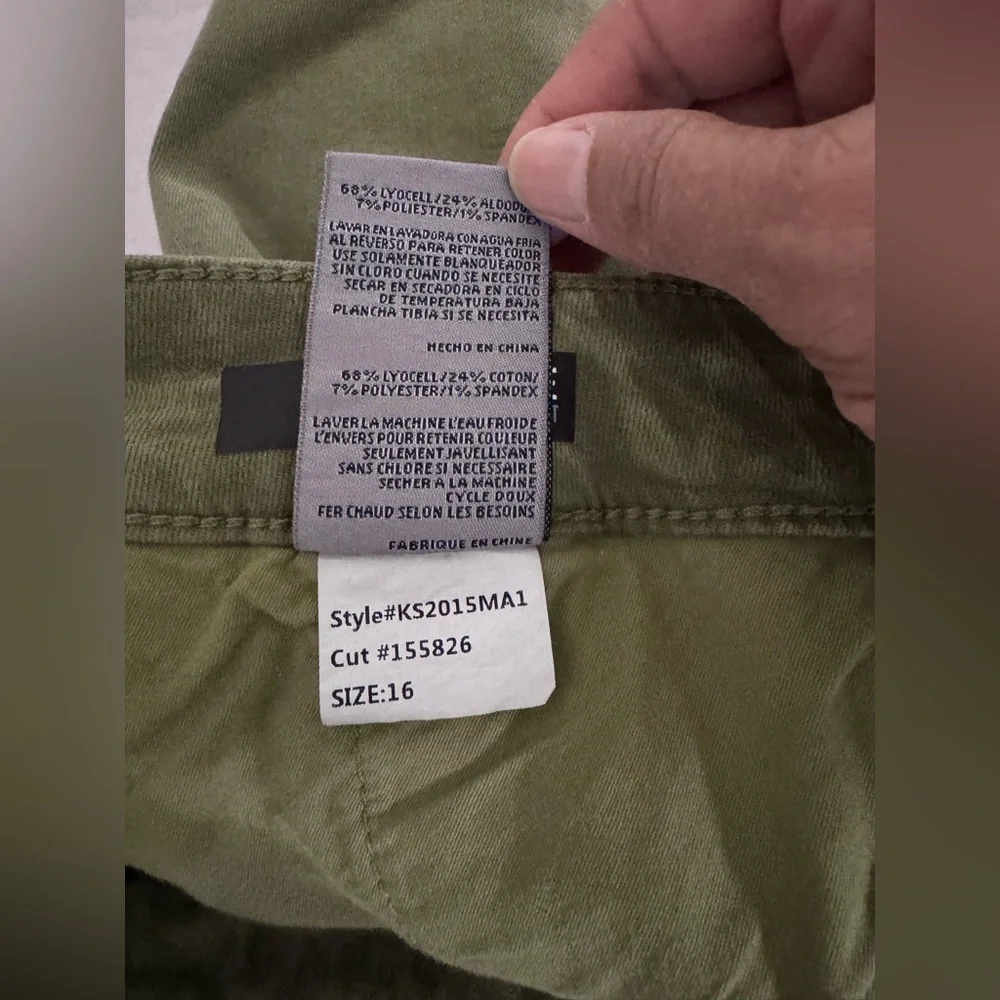 Kut From The Kloth Women's Catherine Shorts Olive Size 16 - Picture 10 of 10